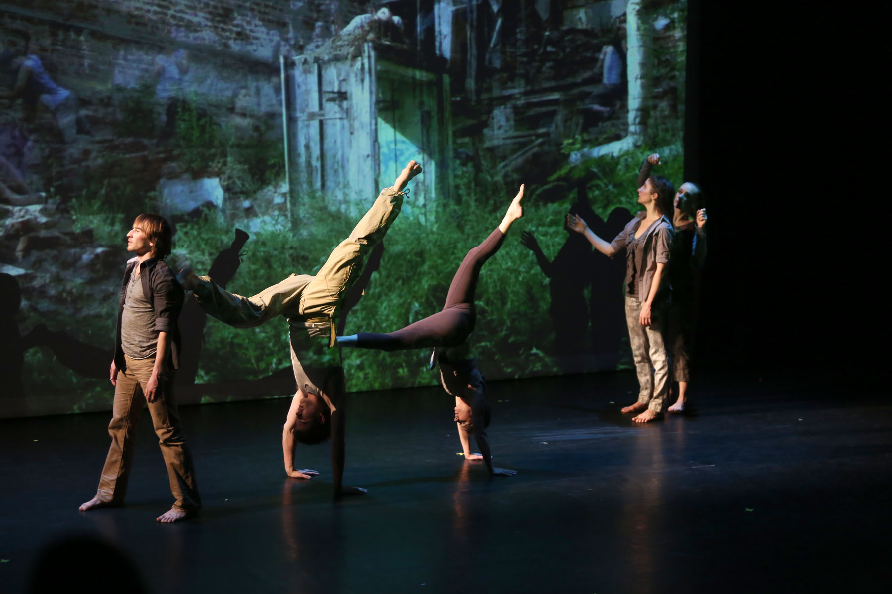 2014 Faculty Dance Concert: Environments <span class="cc-gallery-credit"></span>