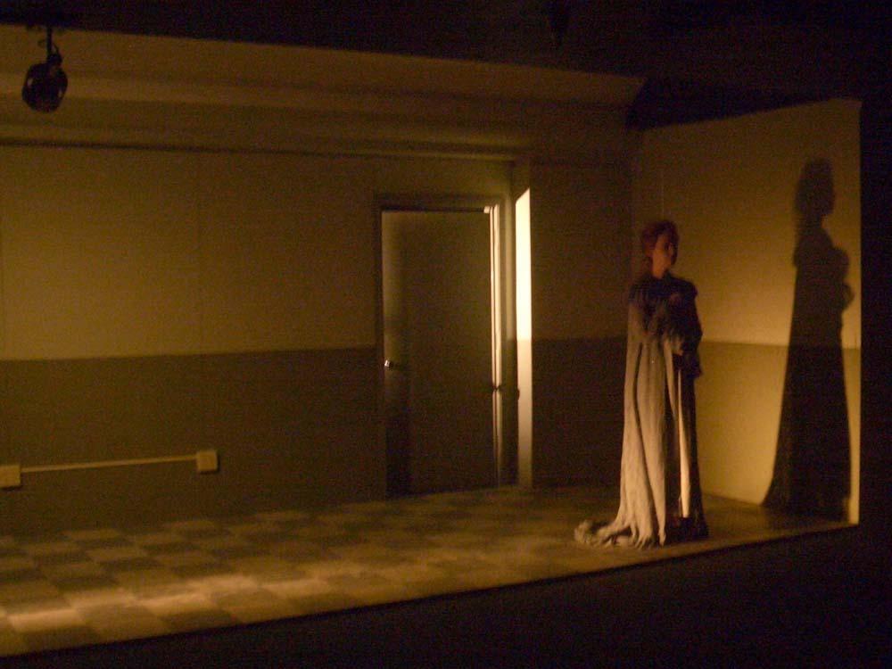 2004, Beckett Rooms, Directed by Andrew Manley <span class="cc-gallery-credit"></span>