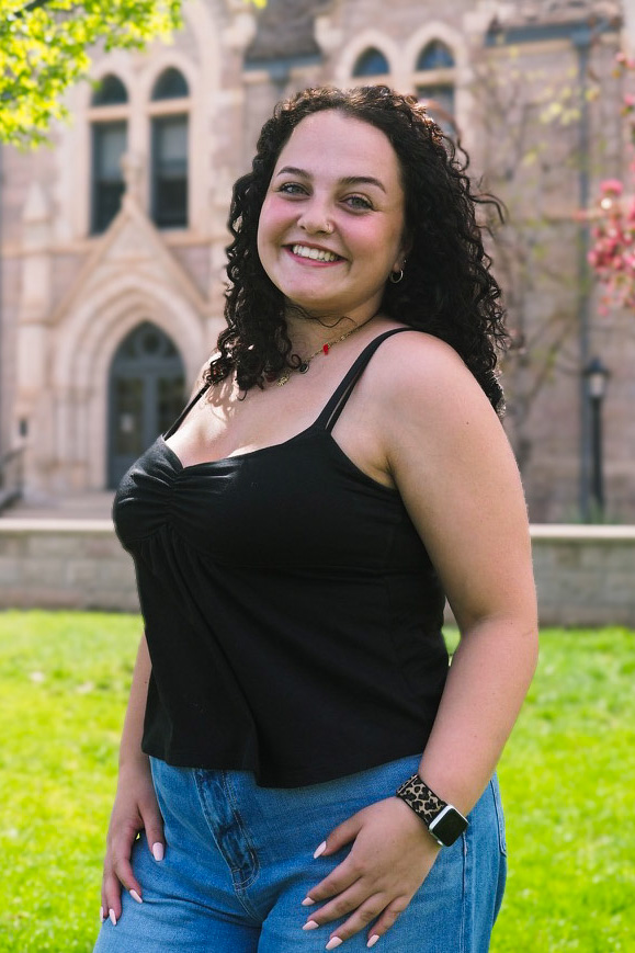 Ella Schuchard headshot