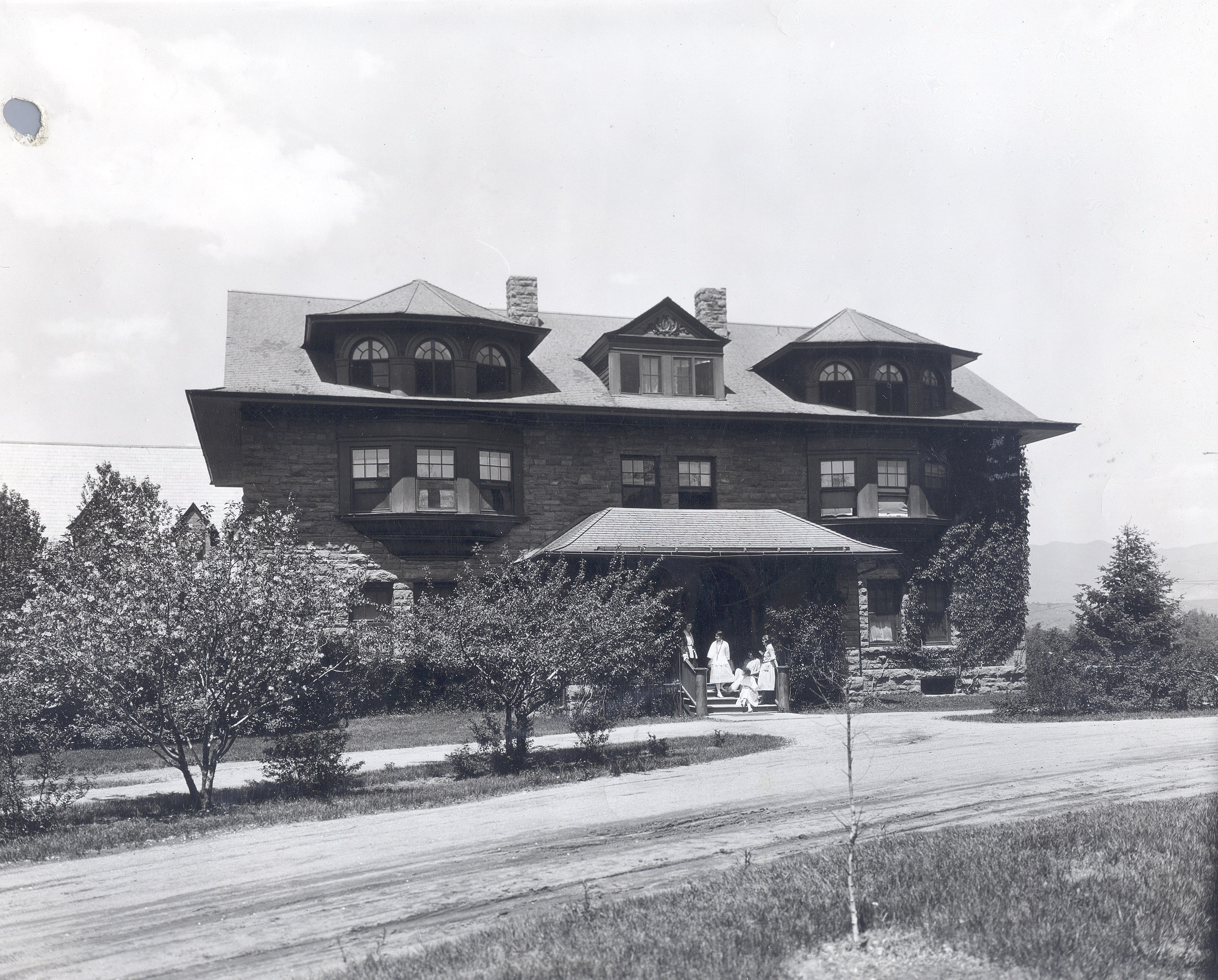 Ticknor Hall - Colorado College