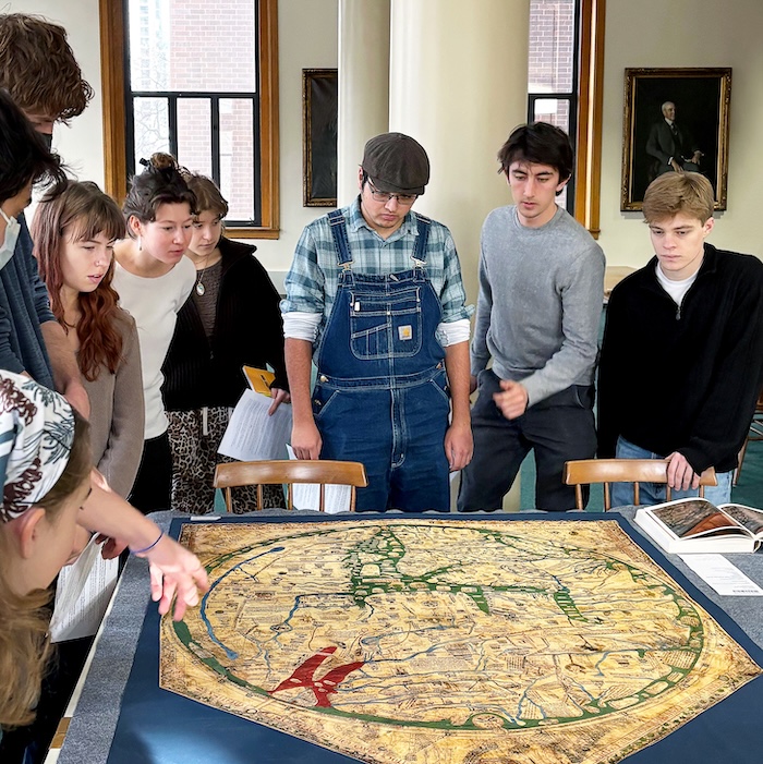 History Majors Find ‘Magic’ in Chicago Archives