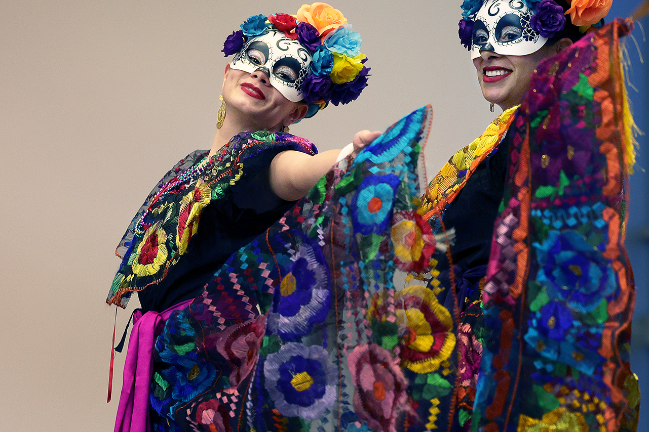 Performers with Ballet Folklorico de Barajas dance a traditional Mexican dance on Nov. 1 at the FAC during Dia de Muertos. Photo by Jamie Cotten / Colorado College