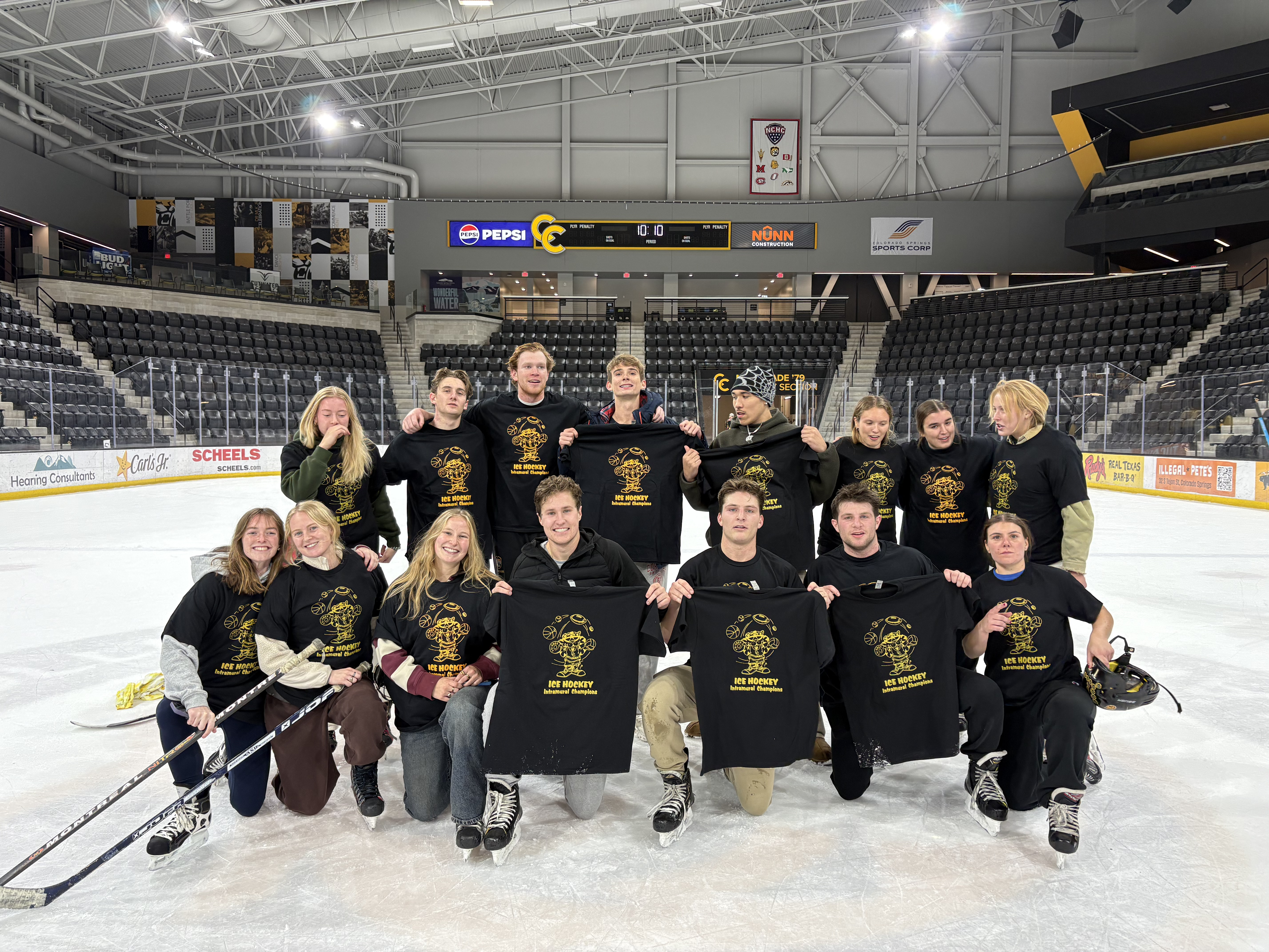 Ice-Hockey,-P-n-D.jpg