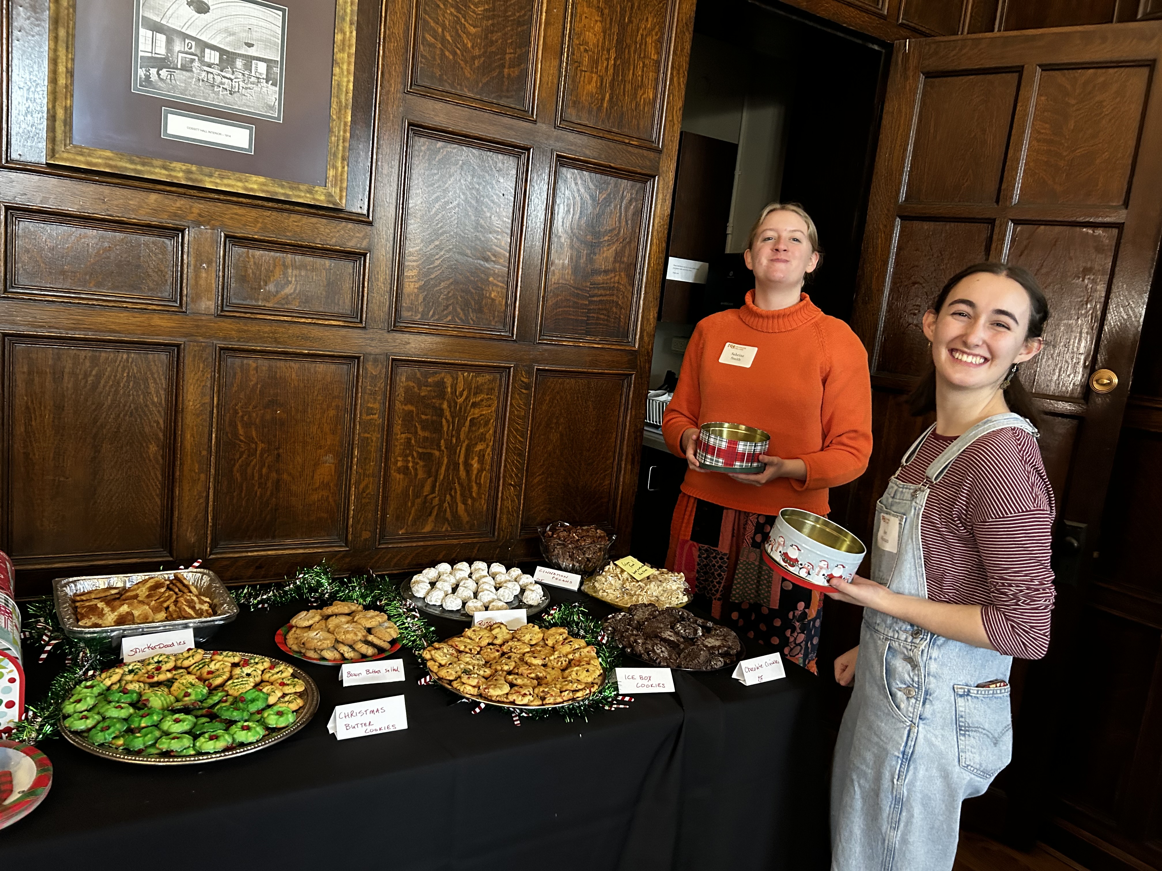 <span class="cc-gallery-credit"></span>