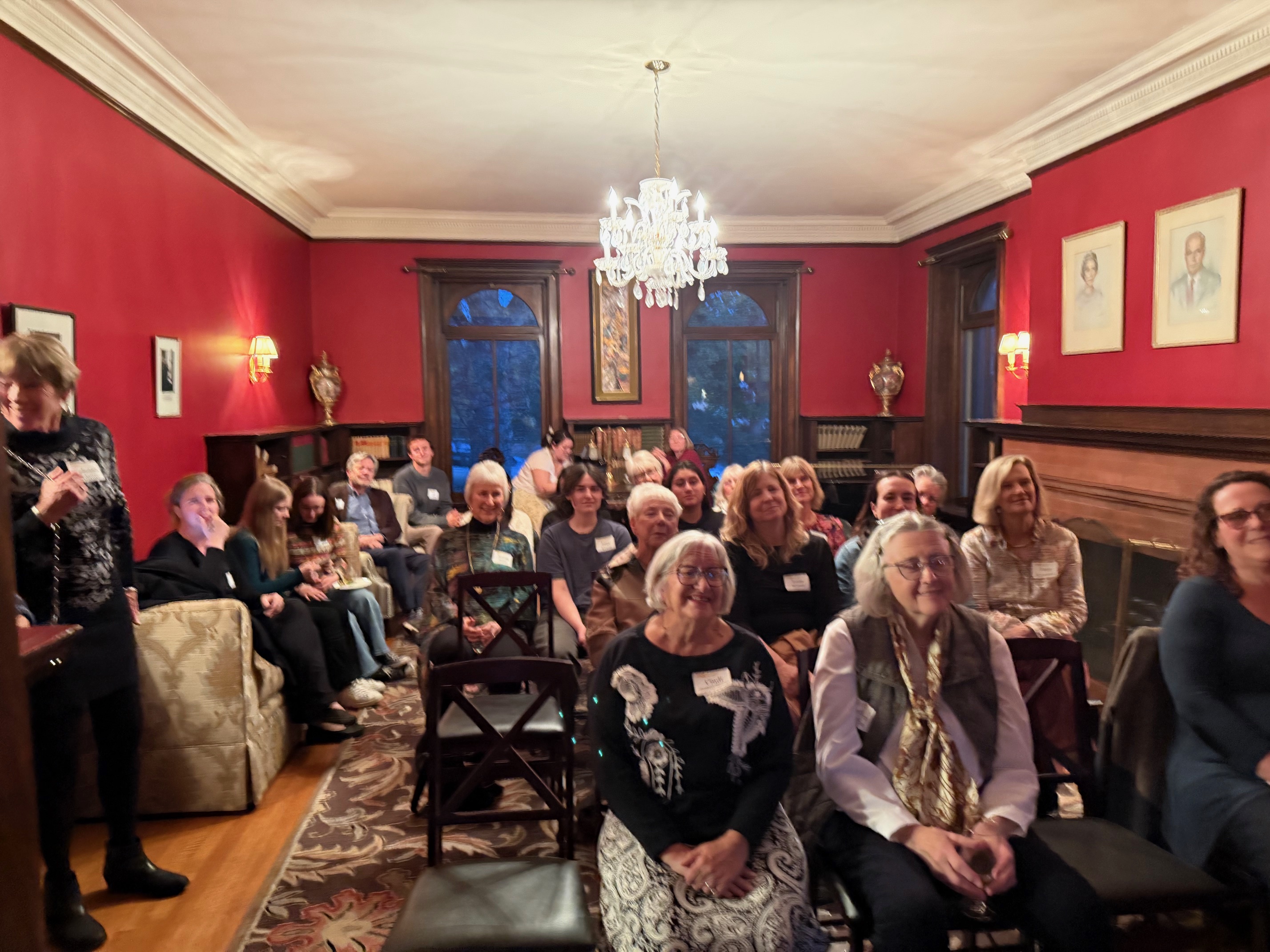 <span class="cc-gallery-credit"></span>